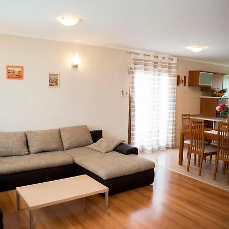 Сasa de vacaciones Beautiful Holiday House Emma With Private Pool Kanfanar