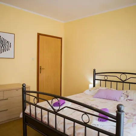 Beautiful Holiday House Emma With Private Pool Сasa de vacaciones *